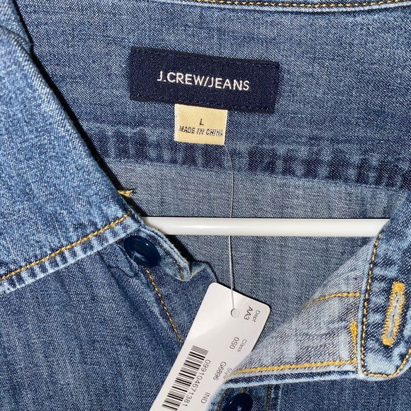 JCrew button down! - Picture 3 of 4